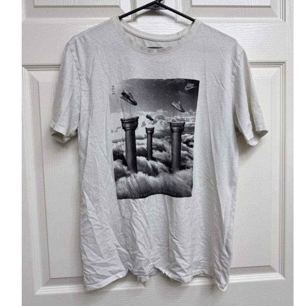 Nike Air Max T-shirt - Size Large